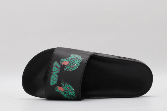 G*u*i slippers
